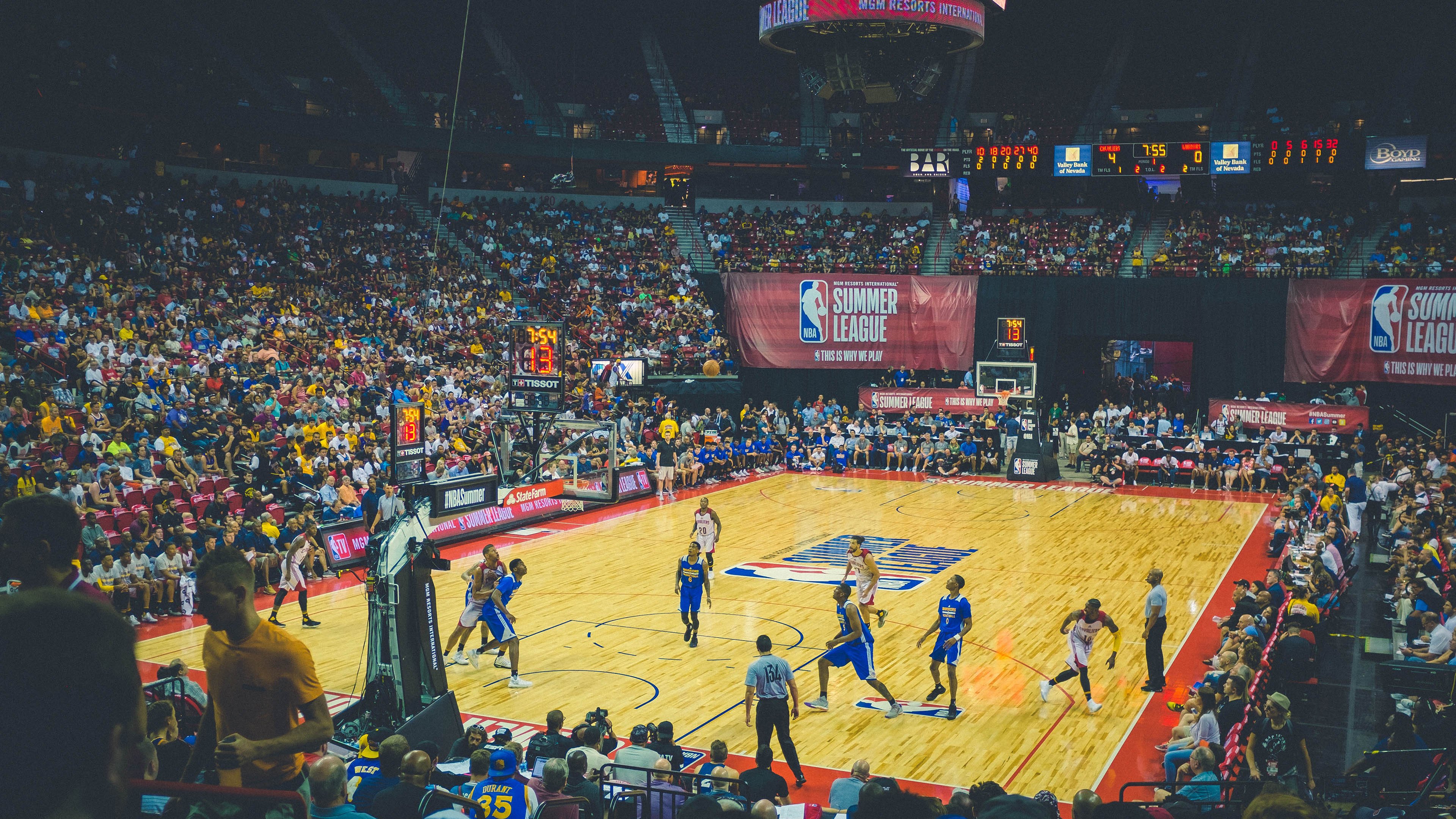 爱游戏官方入口-《2025年电竞市场迎来多元化发展，品牌广告持续扩展》，2021电竞市场的发展状况