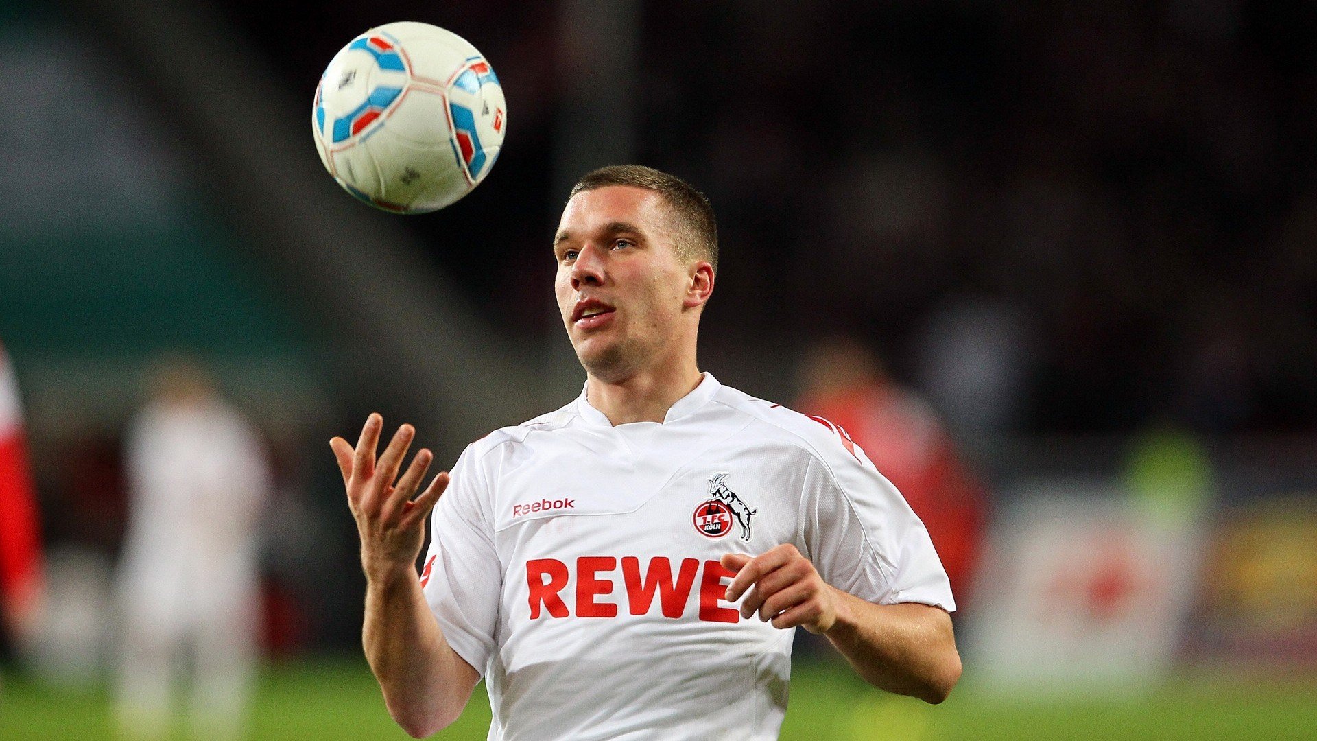 字母哥带队打出十连胜，雄鹿重回东部榜首，字母哥和雄鹿签了多少年