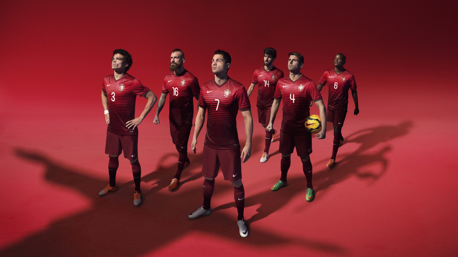 湖人主帅公开表扬詹姆斯领导能力，湖人队队员詹姆斯